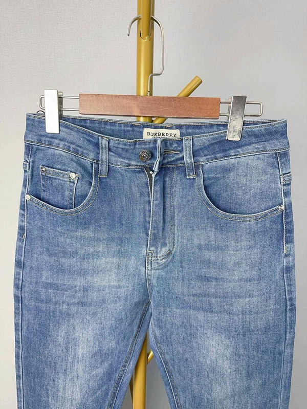 ブランドジーンズ着用イメージ